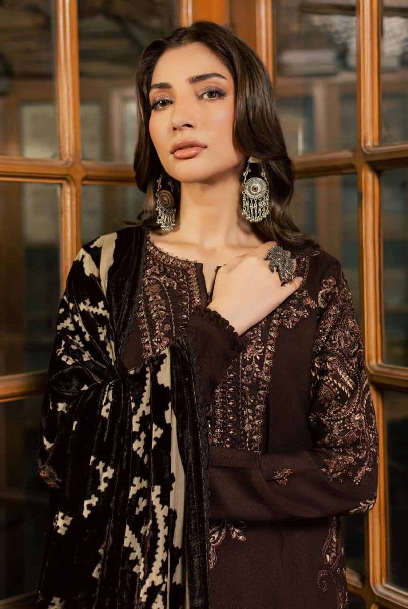 Nureh - Nureh - Exclusive Embroidered Peach Leather Collection Vol 3 - Unstitched (Photo 2)
