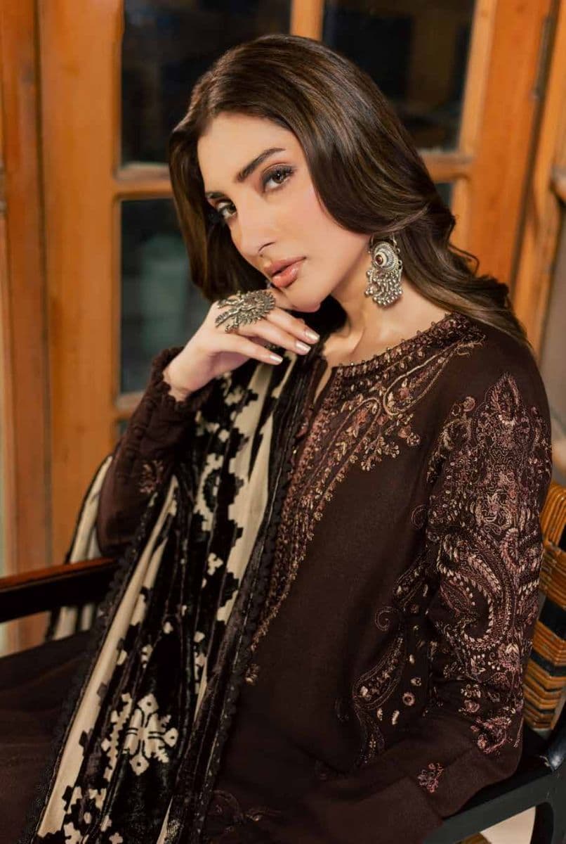 Nureh - Nureh - Exclusive Embroidered Peach Leather Collection Vol 3 - Unstitched (Photo 3)