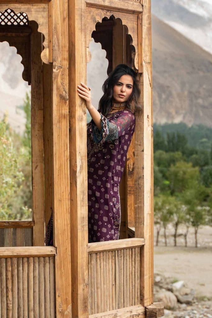CHARIZMA - Premium Charizma Suit with Embroidered Chiffon Duppata-VLC-1 (Photo 2)